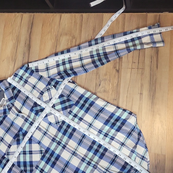 VANS Blue Cream Plaid Flannel Hi-Low Hem Button Down Shirt - Picture 10 of 11